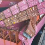 Фотографии и видео разгрузки поврежденного судна One Continuity, находящегося в порту Лас-Пальмас, которое потеряло несколько контейнеров в Атлантическом океане из-за штормовой погоды